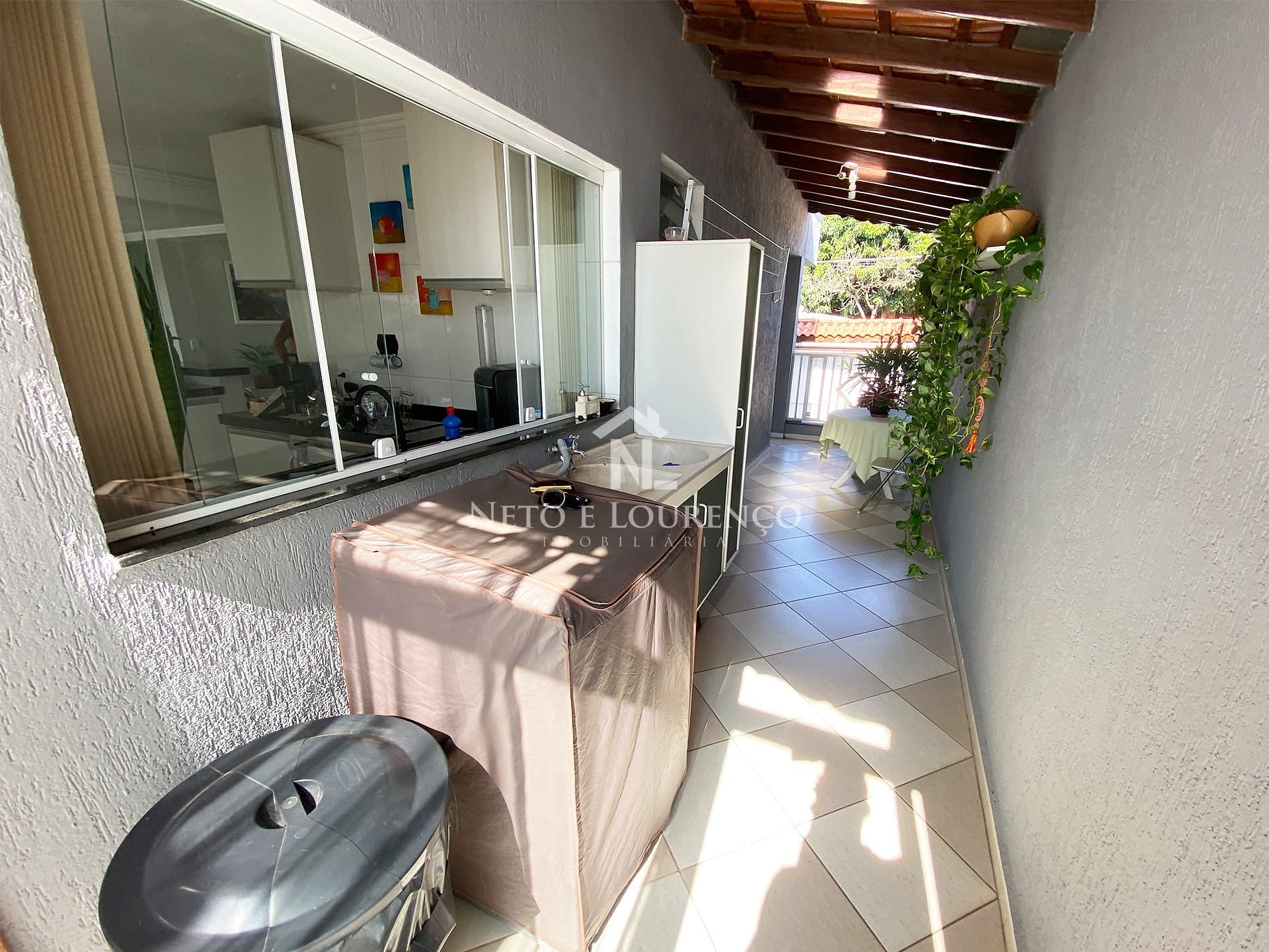 Casa à venda com 3 quartos, 358m² - Foto 16