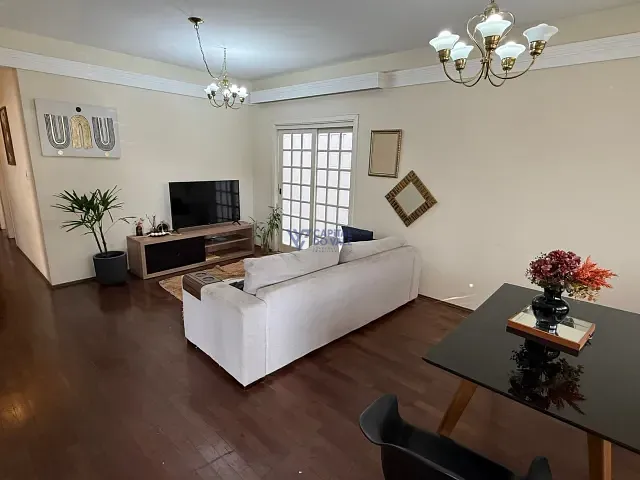 Casa com 250m² 4 quartos e 3 banheiros, à venda, no bairro Jardim das Indústrias em São José dos Campos