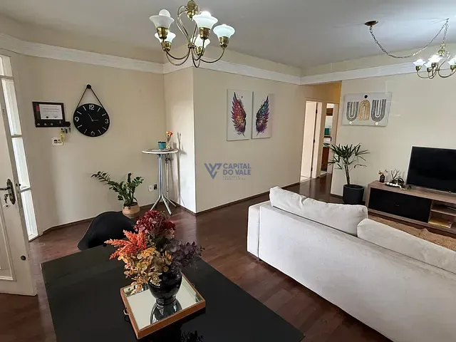 Casa com 250m² 4 quartos e 3 banheiros, à venda, no bairro Jardim das Indústrias em São José dos Campos