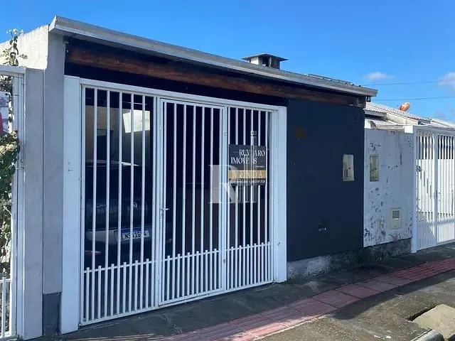 Casa 2 quartos e 1 banheiro, à venda, no bairro Areias em Tijucas
