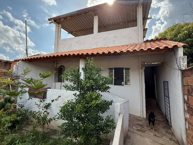 Casa 2 quartos e 1 banheiro, à venda, no bairro Centro em Vespasiano
