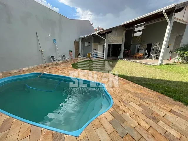 Casa com 400m² 3 quartos e 3 banheiros, à venda, no bairro Jardim Terra Branca em Bauru