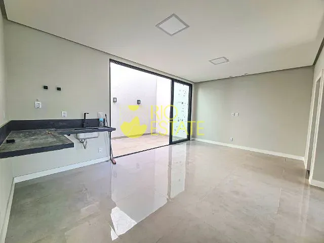 Casa com 120m² 3 quartos e 2 banheiros, à venda, no bairro Jardim Amália em Volta Redonda