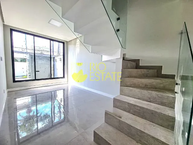 Casa com 120m² 3 quartos e 2 banheiros, à venda, no bairro Jardim Amália em Volta Redonda