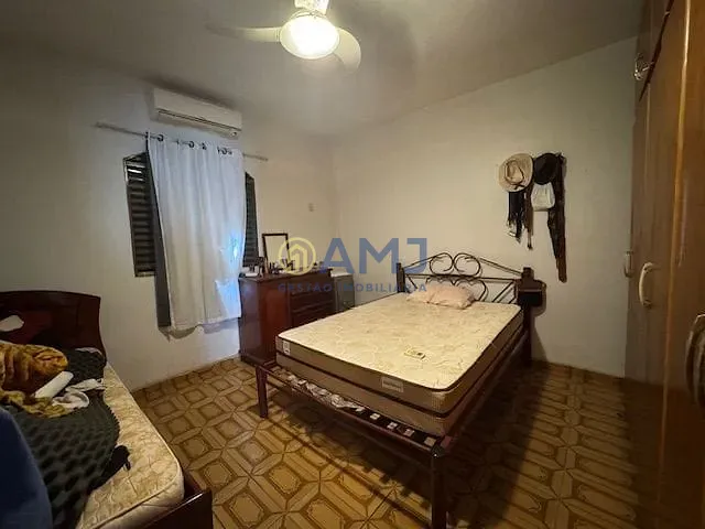 Casa com 432m² 3 quartos e 2 banheiros, à venda, no bairro Jardim América em Goiânia