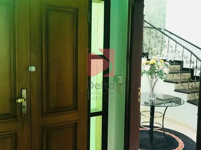 Casa 6 quartos e 5 banheiros, à venda, no bairro Centro em Pirassununga