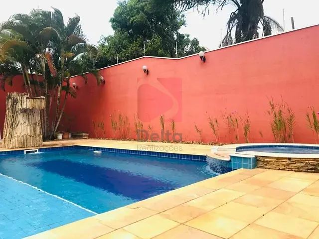 Casa 6 quartos e 5 banheiros, à venda, no bairro Centro em Pirassununga