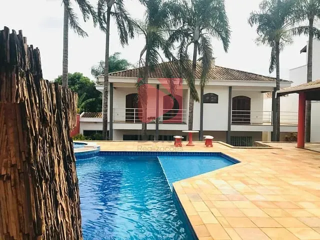 Casa 6 quartos e 5 banheiros, à venda, no bairro Centro em Pirassununga