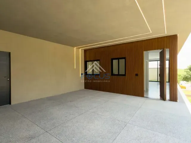 Casa com 600m² 3 quartos e 4 banheiros, à venda, no bairro Santa Cândida em Vinhedo
