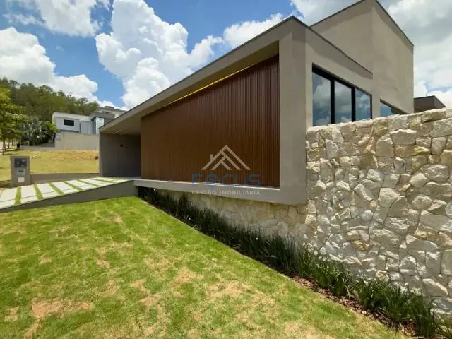 Casa com 600m² 3 quartos e 4 banheiros, à venda, no bairro Santa Cândida em Vinhedo