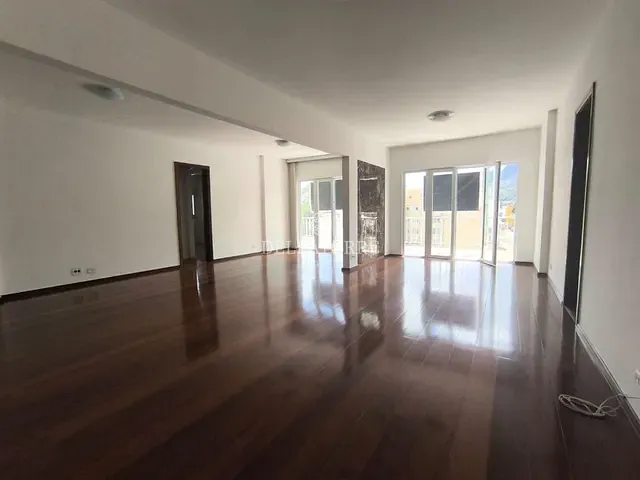 Apartamento com 400m² 5 quartos e 3 banheiros, à venda, no bairro Várzea em Teresópolis