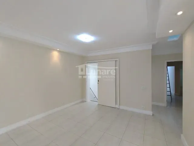 Casa 3 quartos e 3 banheiros, para alugar, no bairro Vila Oliveira em Mogi das Cruzes