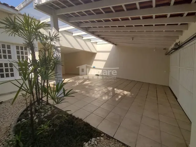 Casa 3 quartos e 3 banheiros, para alugar, no bairro Vila Oliveira em Mogi das Cruzes