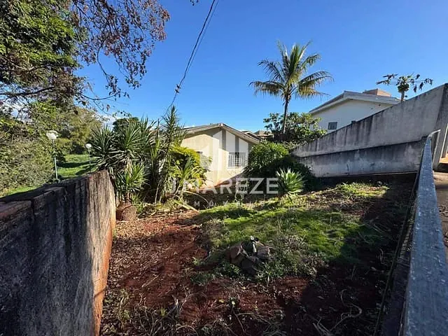 Casa 2 quartos e 1 banheiro, à venda, no bairro Vila São Carlos em Apucarana