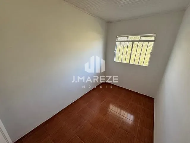 Casa 2 quartos e 1 banheiro, à venda, no bairro Vila São Carlos em Apucarana