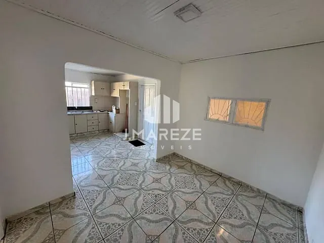 Casa 2 quartos e 1 banheiro, à venda, no bairro Vila São Carlos em Apucarana