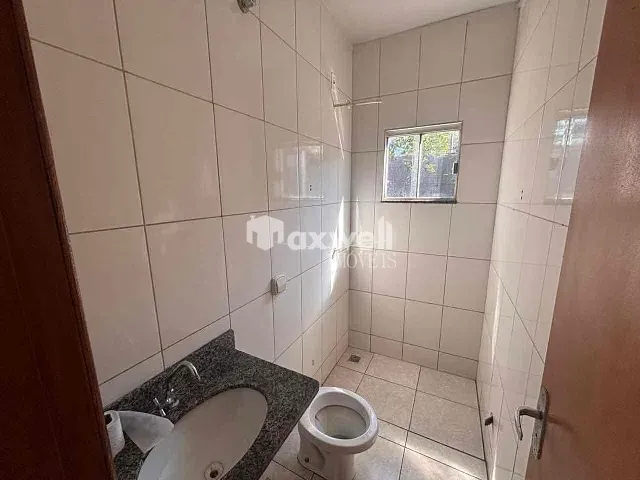 Casa com 200m² 3 quartos e 2 banheiros, à venda, no bairro Jardim Veneza em Aparecida de Goiânia