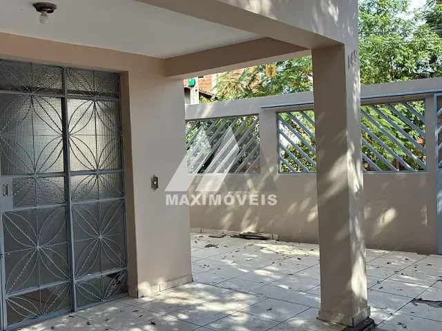 Casa 5 quartos e 1 banheiro, para alugar, no bairro Alto Planalto em Araçuaí