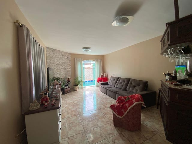 Casa com 290m² 3 quartos e 2 banheiros, à venda, no bairro Vila Valqueire em Rio de Janeiro