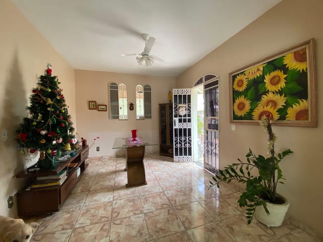 Casa com 290m² 3 quartos e 2 banheiros, à venda, no bairro Vila Valqueire em Rio de Janeiro