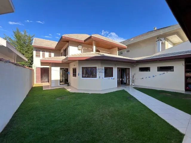 Casa com 360m² 3 quartos e 4 banheiros, à venda, no bairro Jardim das Colinas em São José dos Campos