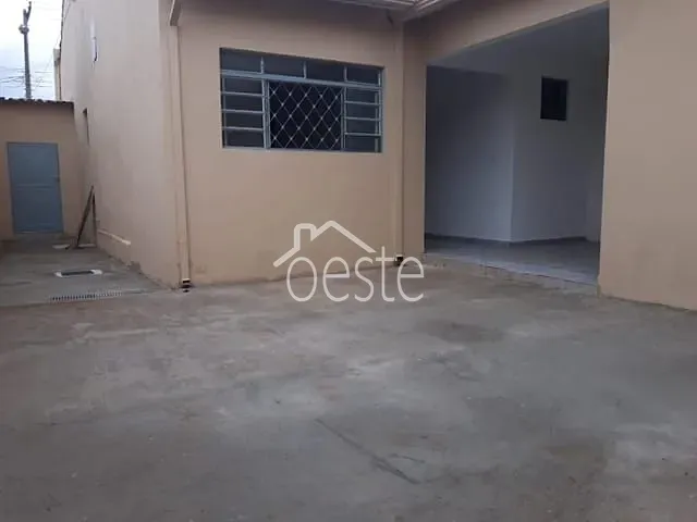 Casa com 110m² 2 quartos e 2 banheiros, à venda, no bairro Centro em Santa Bárbara D'Oeste