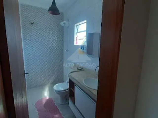 Casa com 300m² 1 quarto e 1 banheiro, à venda, no bairro Jardim Zaira em Mauá