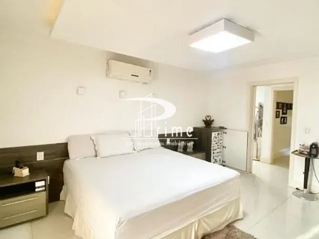 Casa com 1100m² 6 quartos e 10 banheiros, à venda, no bairro Camboinhas em Niterói