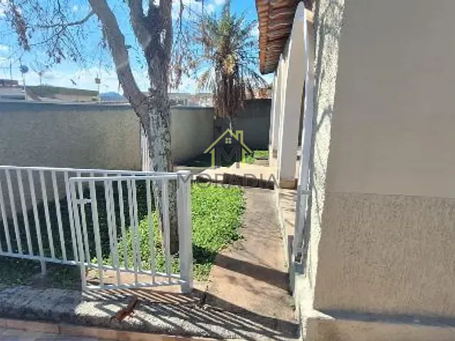 Casa com 468m² 3 quartos e 2 banheiros, à venda, no bairro Bebedouro em Guaxupé
