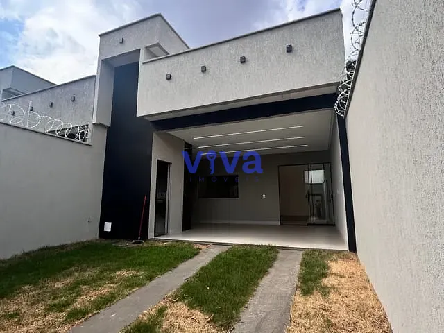Casa 3 quartos e 3 banheiros, à venda, no bairro Morada dos Pássaros em Aparecida de Goiânia
