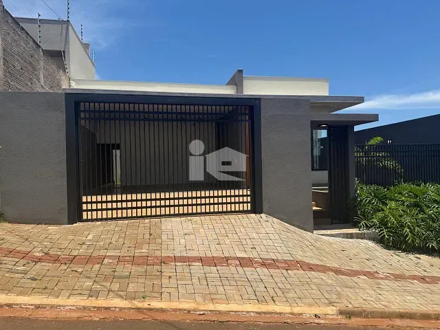 Casa com 300m² 3 quartos e 2 banheiros, à venda, no bairro Jardim Moriá em Rolândia