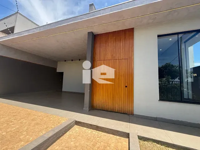 Casa com 300m² 3 quartos e 2 banheiros, à venda, no bairro Jardim Moriá em Rolândia