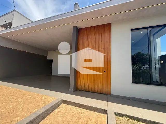 Casa com 300m² 3 quartos e 2 banheiros, à venda, no bairro Jardim Moriá em Rolândia