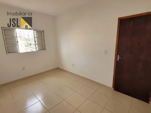 Casa com 125m² 2 quartos e 1 banheiro, à venda, no bairro Village das Flores em Caçapava