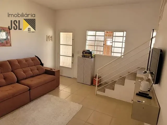 Casa com 125m² 2 quartos e 1 banheiro, à venda, no bairro Village das Flores em Caçapava