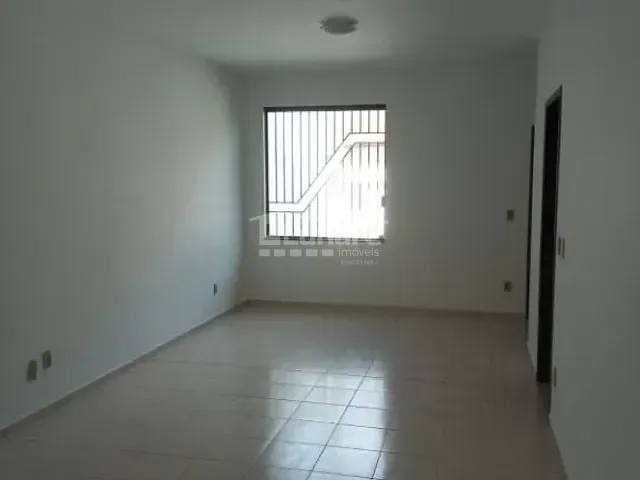 Casa com 200m² 3 quartos e 2 banheiros, à venda, no bairro Vila Suissa em Mogi das Cruzes