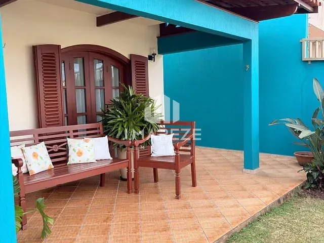 Casa com 641m² 3 quartos e 5 banheiros, à venda, no bairro Jardim Presidente Kennedy em Apucarana