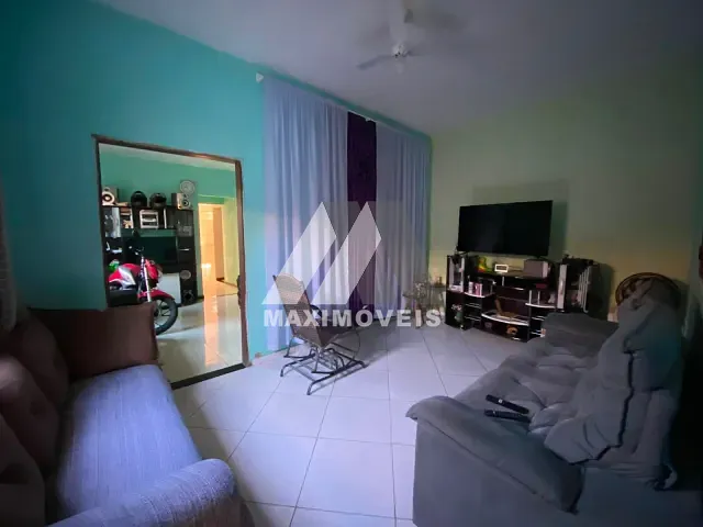 Casa com 360m² 3 quartos e 2 banheiros, à venda, no bairro Juparana em Araçuaí