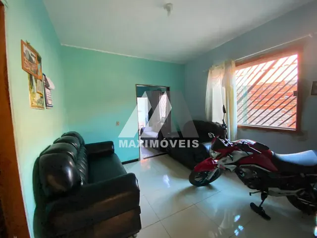 Casa com 360m² 3 quartos e 2 banheiros, à venda, no bairro Juparana em Araçuaí