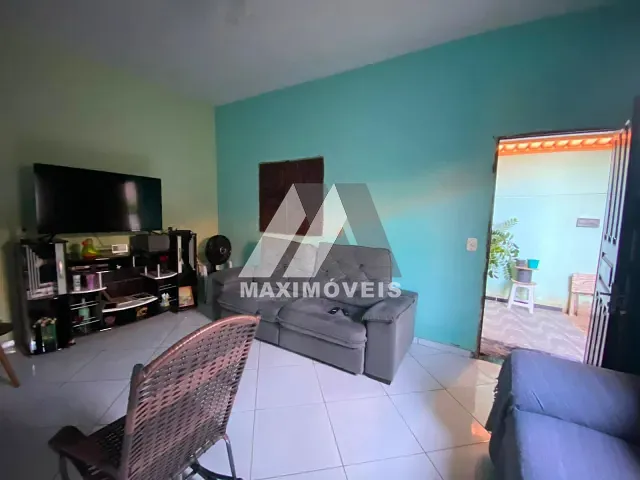 Casa com 360m² 3 quartos e 2 banheiros, à venda, no bairro Juparana em Araçuaí