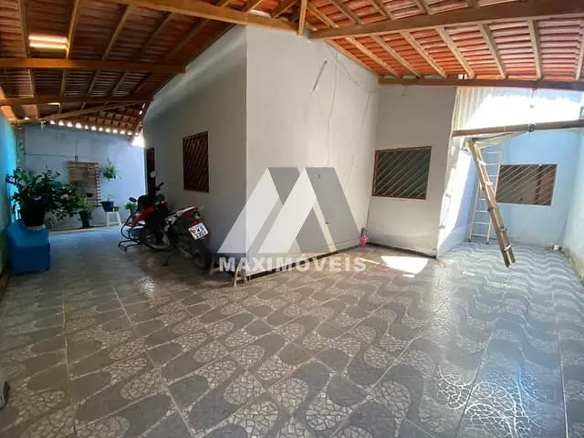 Casa com 360m² 3 quartos e 2 banheiros, à venda, no bairro Juparana em Araçuaí