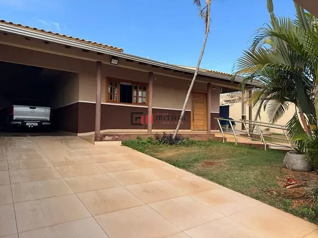 Casa com 526m² 3 quartos e 2 banheiros, à venda, no bairro Aeroporto em Londrina