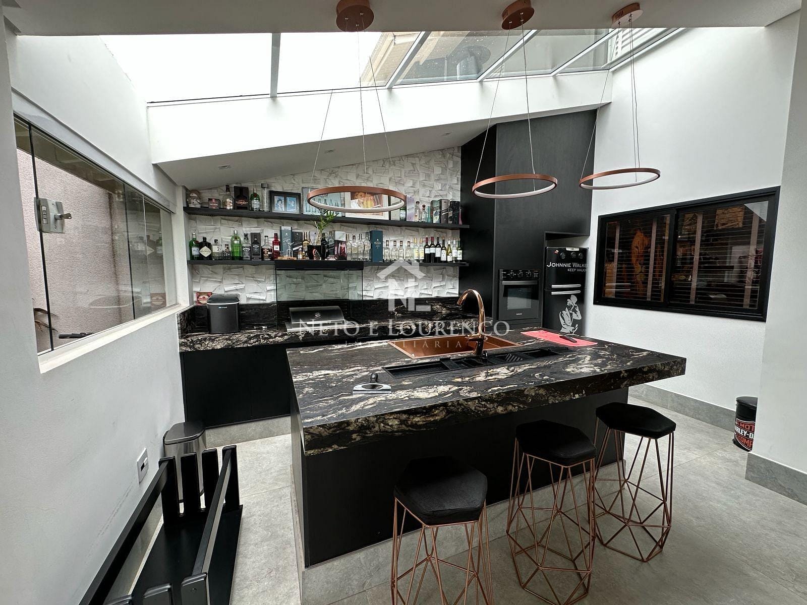 Casa à venda com 3 quartos, 200m² - Foto 3