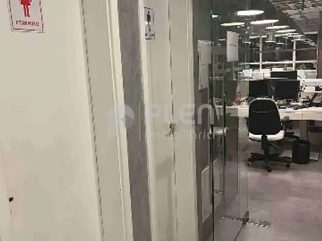 Sala à venda, no bairro Vila Olímpia em São Paulo