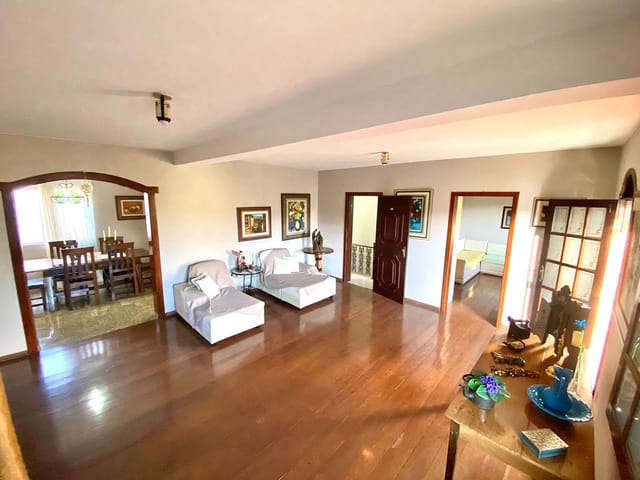 Casa com 310m² 5 quartos e 5 banheiros, à venda, no bairro Alto Caiçaras em Belo Horizonte
