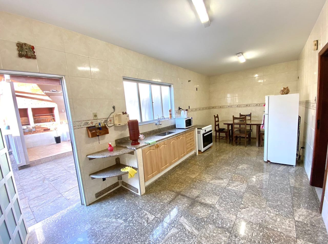 Casa com 5 quartos, 5 banhos 1 suíte, 1 lavabo, 3 salas, 7 vagas de garagem, 3 andares, 2 cozinhas, à venda, Alto Caiçaras, Belo Horizonte, MG miniatura 16
