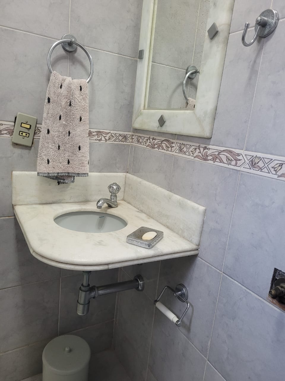Casa com 5 quartos, 5 banhos 1 suíte, 1 lavabo, 3 salas, 7 vagas de garagem, 3 andares, 2 cozinhas, à venda, Alto Caiçaras, Belo Horizonte, MG miniatura 26