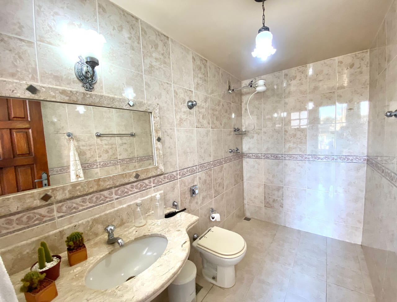 Casa com 5 quartos, 5 banhos 1 suíte, 1 lavabo, 3 salas, 7 vagas de garagem, 3 andares, 2 cozinhas, à venda, Alto Caiçaras, Belo Horizonte, MG miniatura 31