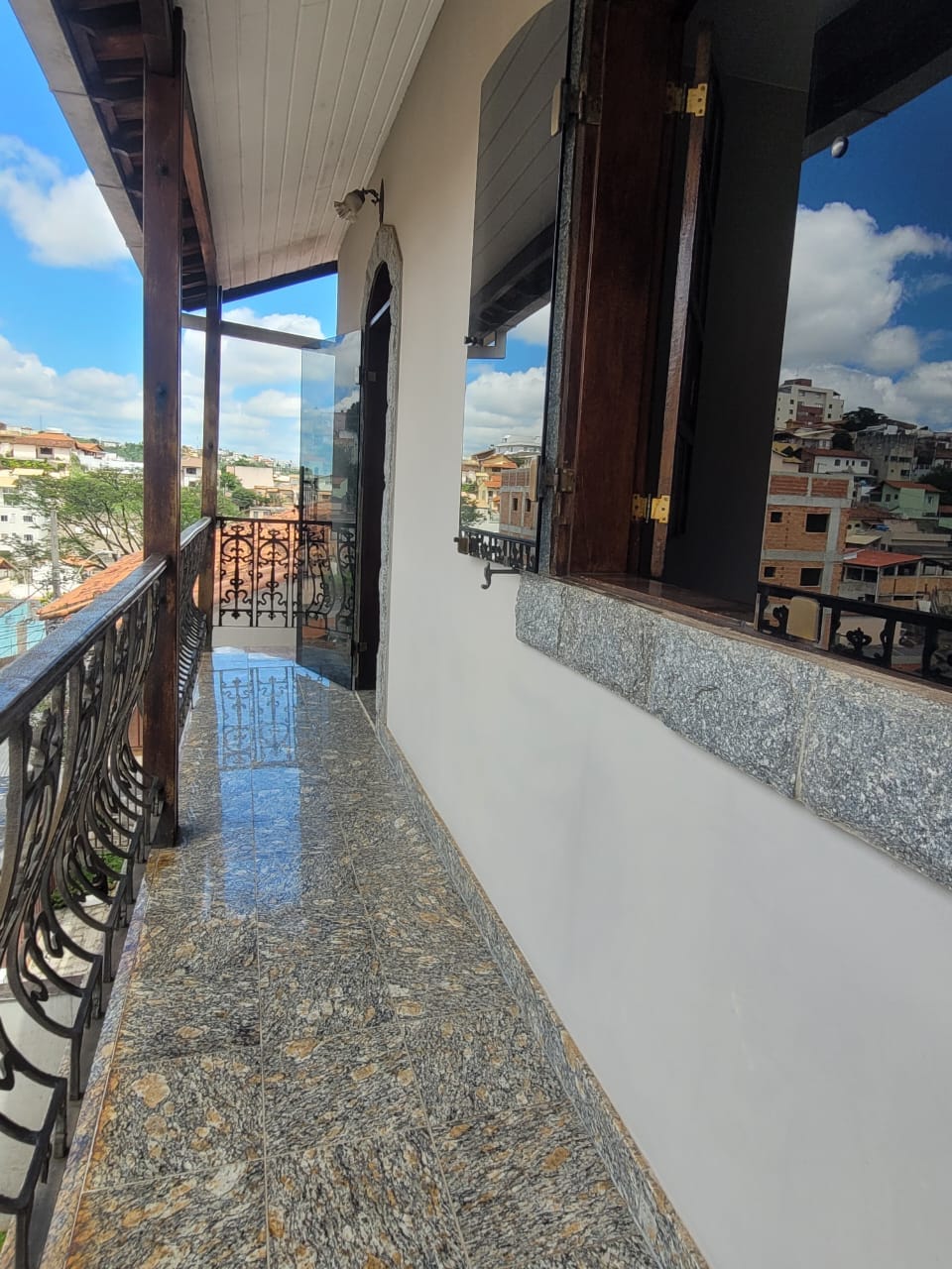 Casa com 5 quartos, 5 banhos 1 suíte, 1 lavabo, 3 salas, 7 vagas de garagem, 3 andares, 2 cozinhas, à venda, Alto Caiçaras, Belo Horizonte, MG miniatura 32