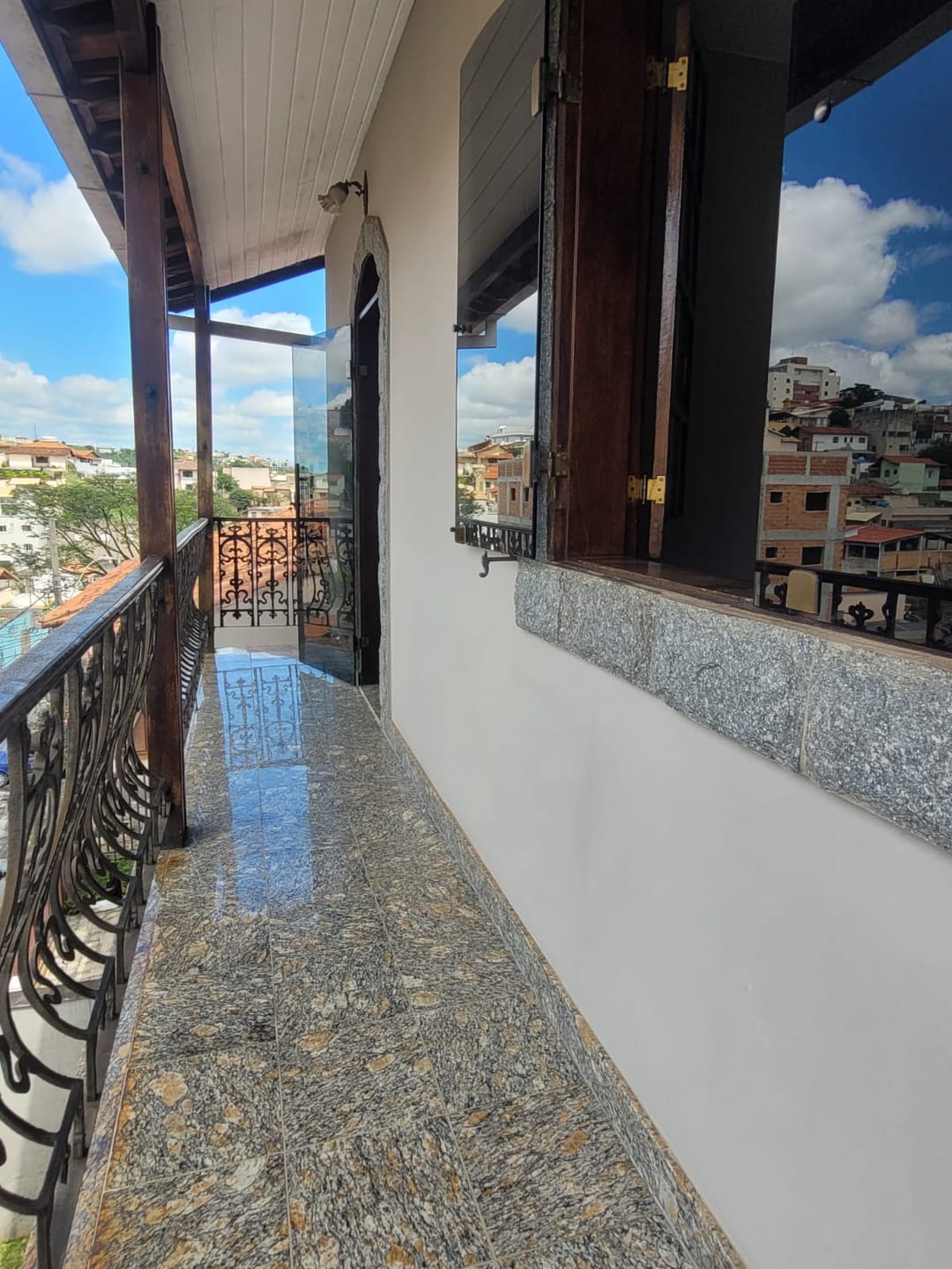 Casa com 5 quartos, 5 banhos 1 suíte, 1 lavabo, 3 salas, 7 vagas de garagem, 3 andares, 2 cozinhas, à venda, Alto Caiçaras, Belo Horizonte, MG miniatura 34